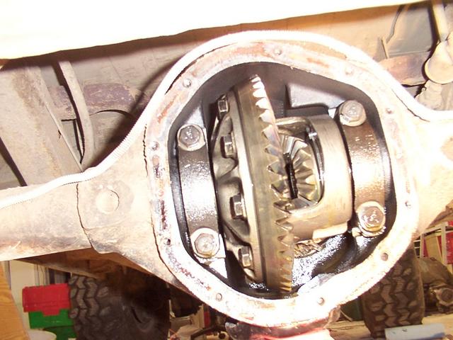 Rear 4.09 R&P has some pinion damage