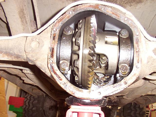 Rear 4.09 R&P has some pinion damage