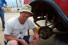 Ray Cass wrenches on John Glancy/SSS's "Hefty"