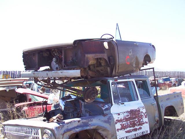 5/1/04  Scout II straight-axle 2wd front end.