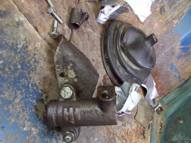Genuine IH slave cylinder